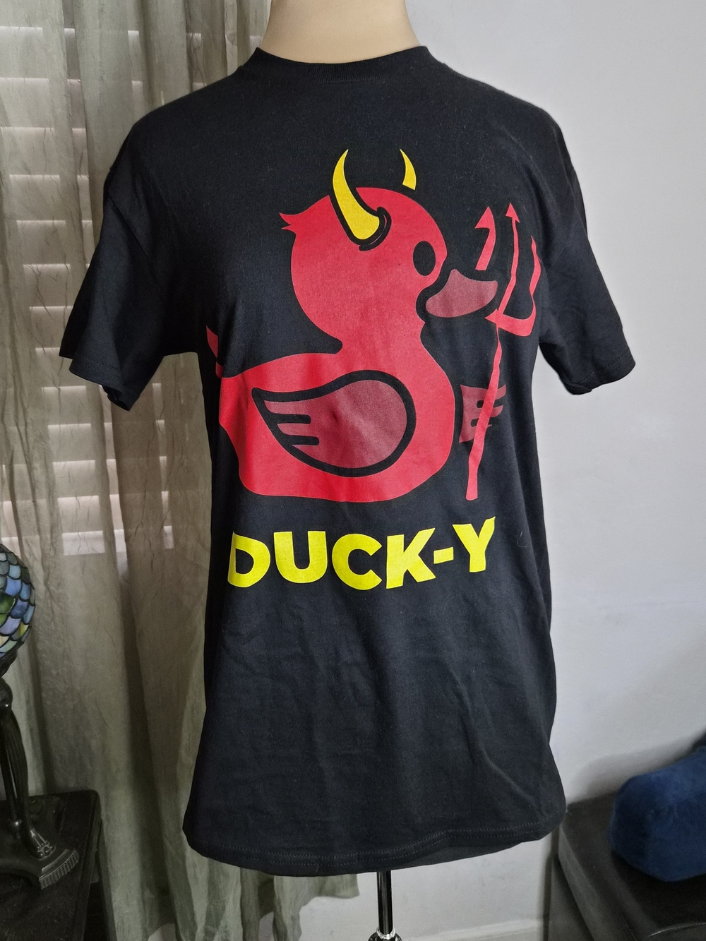 Vintage Spencer’s Gifts DUCK-Y Devil Rubber Duck Graphic Tee #0422
